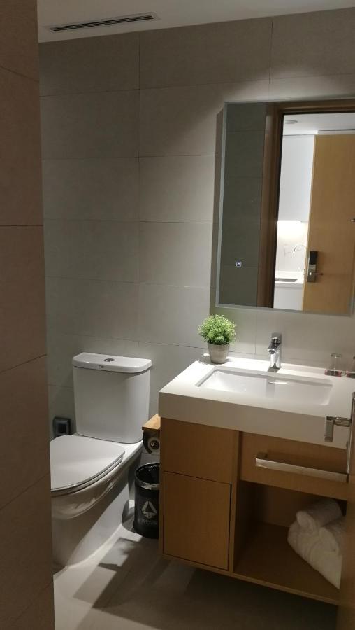 Ln Residence Changdi - New Aiqun Building - Canton Fair Free Shuttle Bus During Canton Fair Period Buitenkant foto